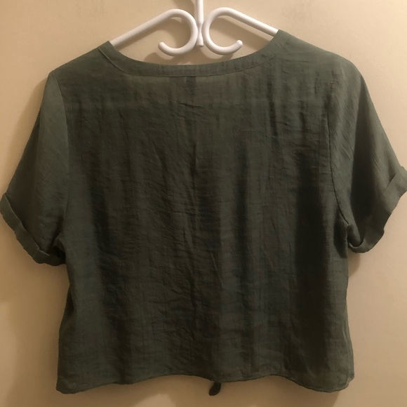 Divided crop top tie on the front - Picture 3 of 5